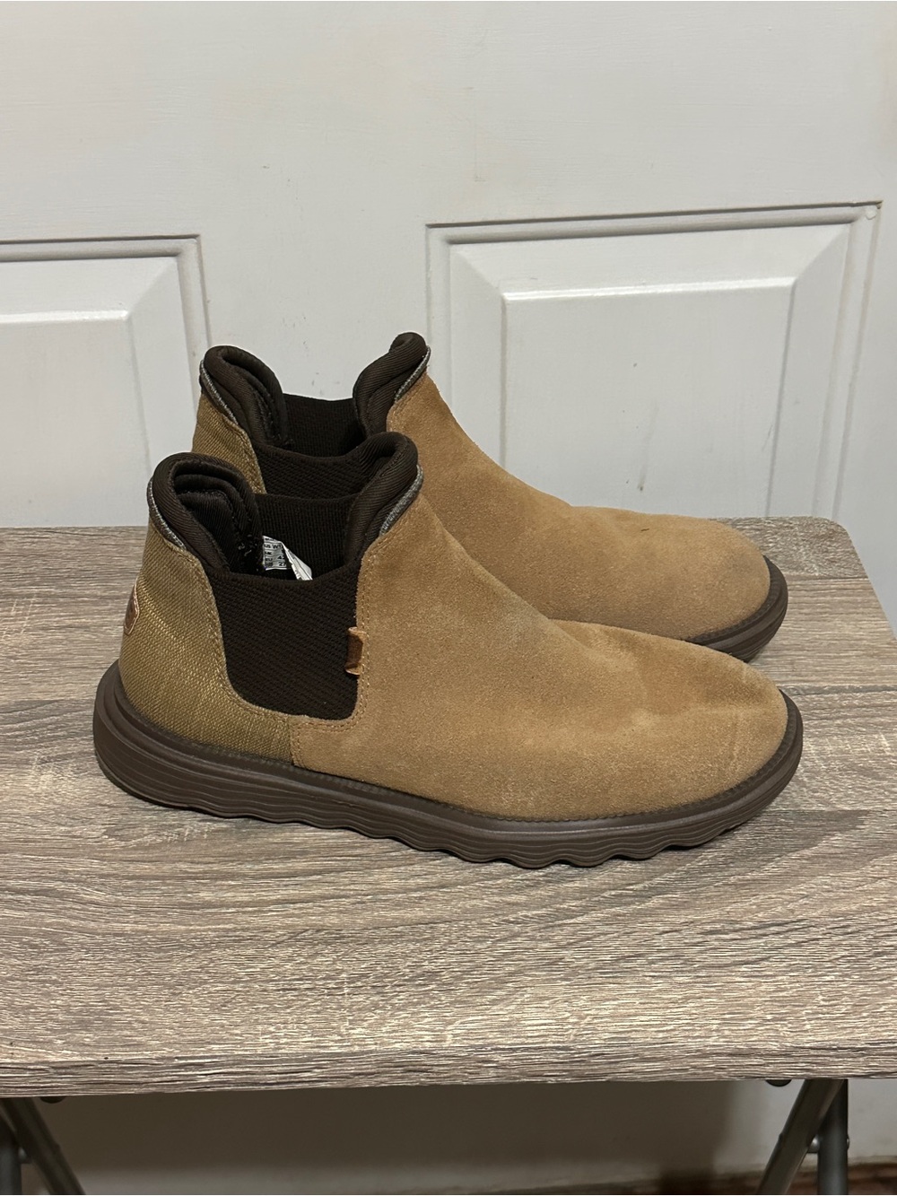 Hey Dude Branson Boots Men US 11 Wide Tan Suede Slip-On Shoes